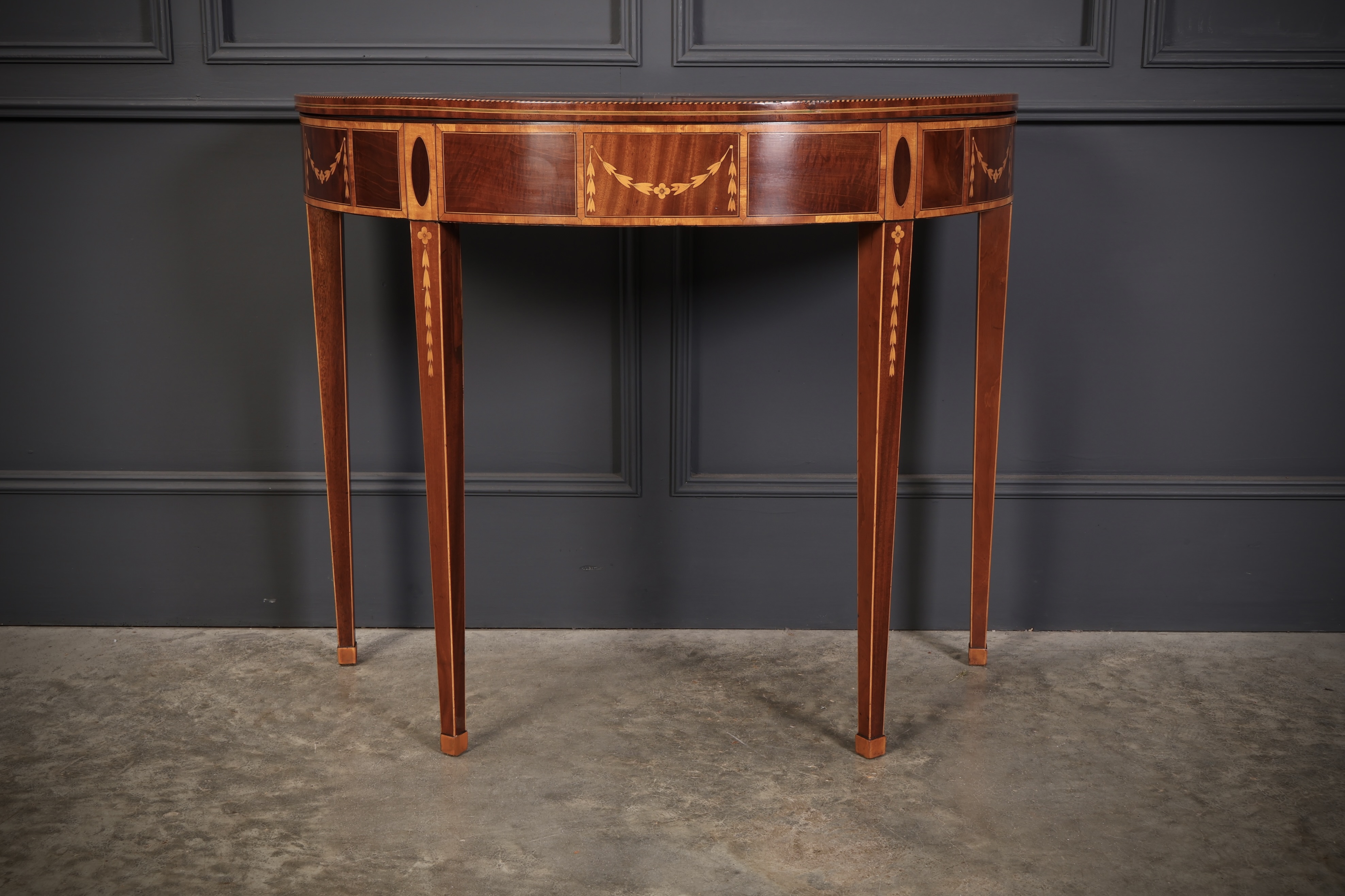 Rare 18th Century Marquetry Inlaid Tea Table 18th century Antique Furniture 7